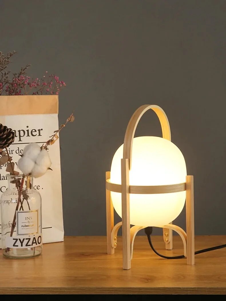 Moderne Tischlampe aus Holz – Stilvolle LED Beleuchtung für Wohnzimmer & Schlafzimmer
