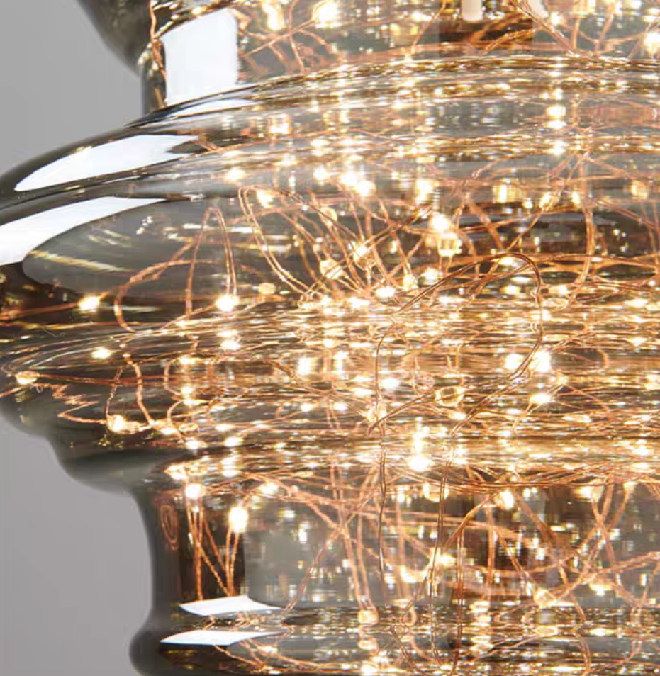 Luxuriöse Glas-Pendelleuchte mit LED-Lichterketten – Designer Hängelampe für Esszimmer, Wohnzimmer & Hotels – Vintage Modern Glamour