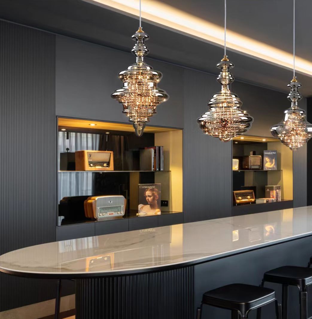 Luxuriöse Glas-Pendelleuchte mit LED-Lichterketten – Designer Hängelampe für Esszimmer, Wohnzimmer & Hotels – Vintage Modern Glamour