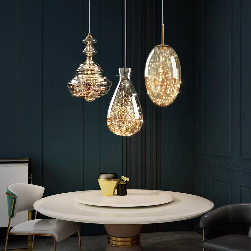 Luxuriöse Glas-Pendelleuchte mit LED-Lichterketten – Designer Hängelampe für Esszimmer, Wohnzimmer & Hotels – Vintage Modern Glamour