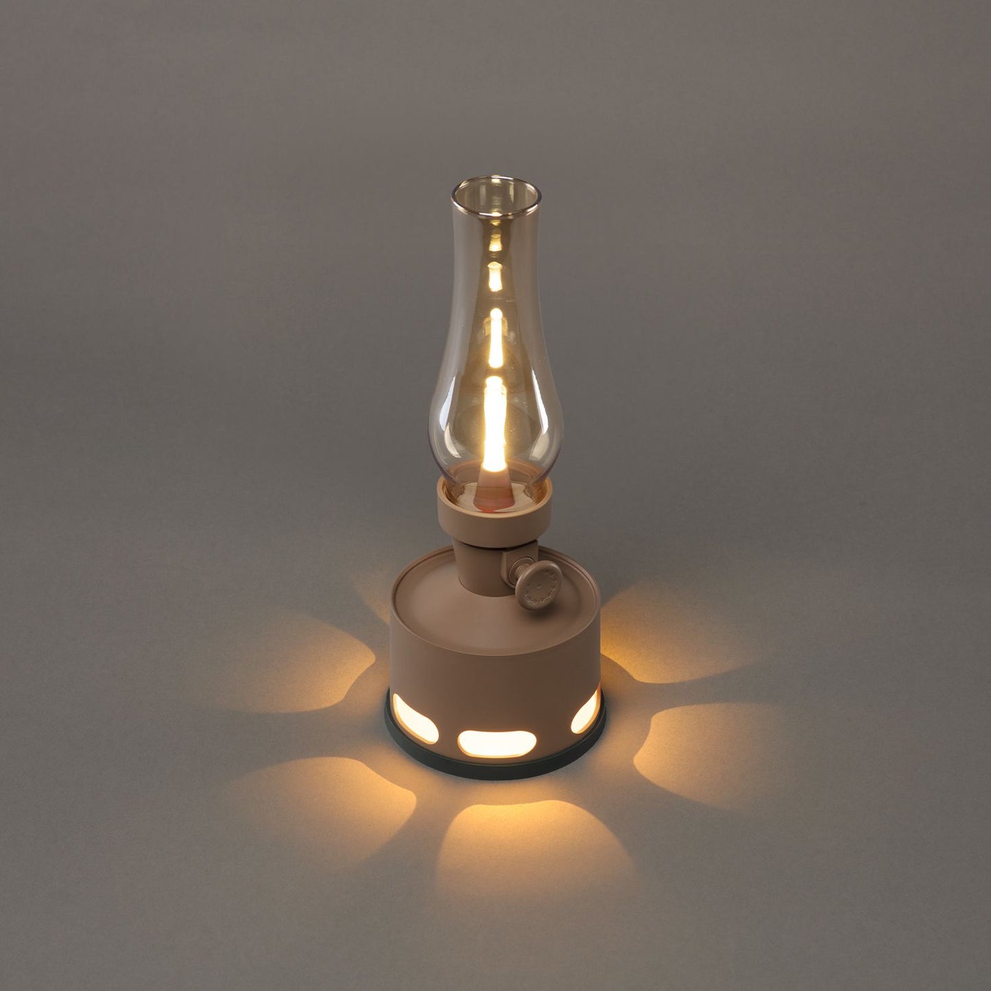 Vintage LED Lantern – Nostalgic Storm Lamp with Flame Effect & USB-C Battery, 4000mAh, Dimmable