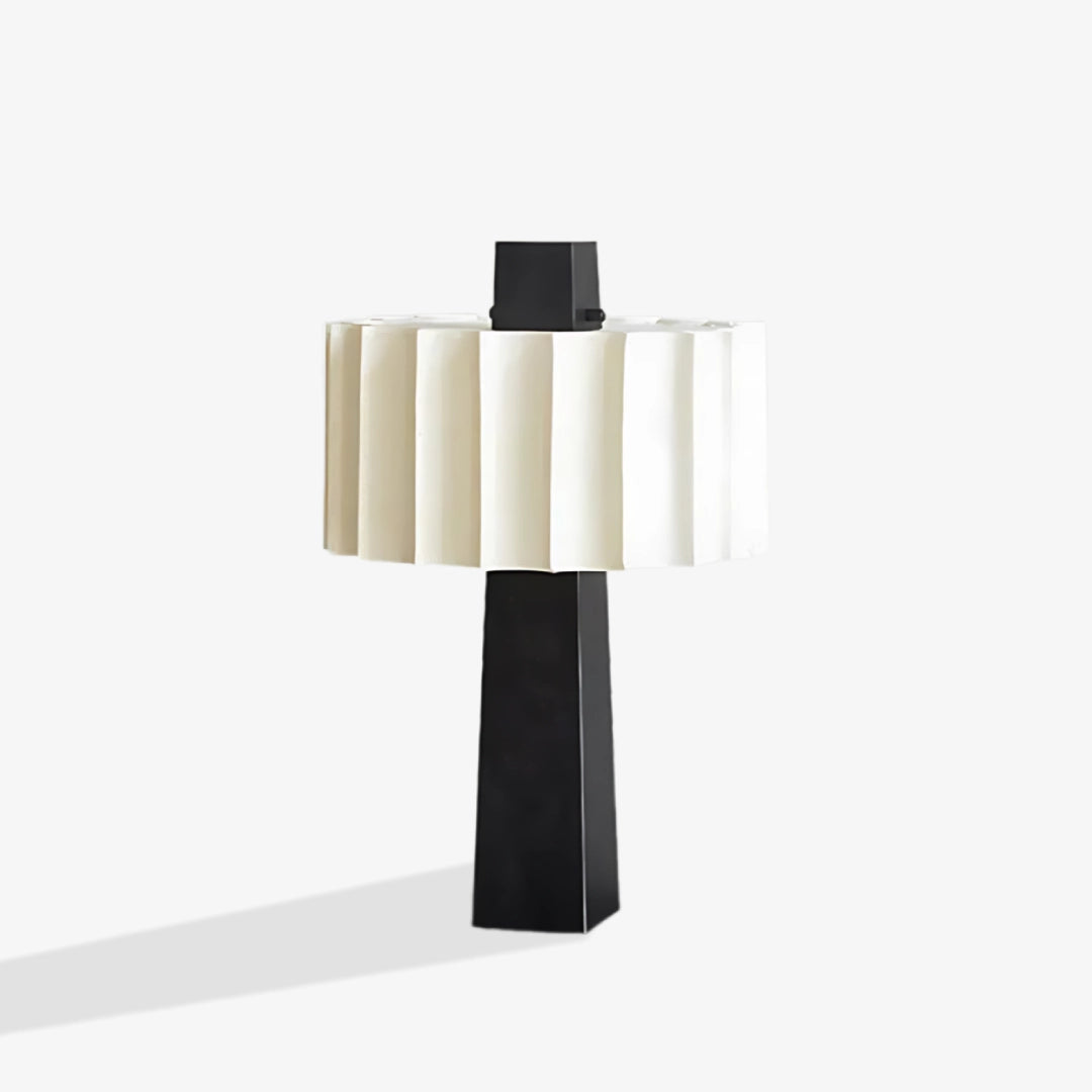 Moderne Nachttischlampe mit Skulptur-Fuß – Stoffschirm & geometrisches Design für Schlafzimmer, Wohnzimmer oder Büro