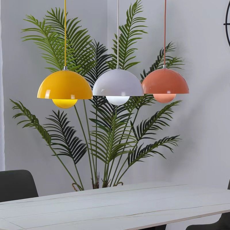 Elegant LED pendant lamp in flowerpot design – Adjustable & modern for bedrooms & living spaces