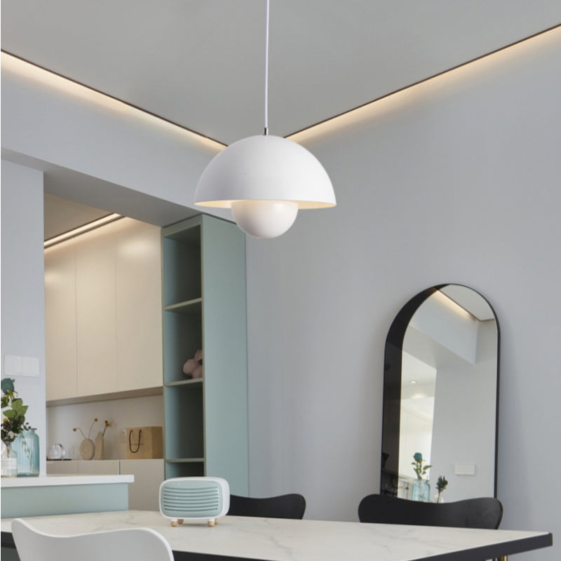 Elegant LED pendant lamp in flowerpot design – Adjustable & modern for bedrooms & living spaces