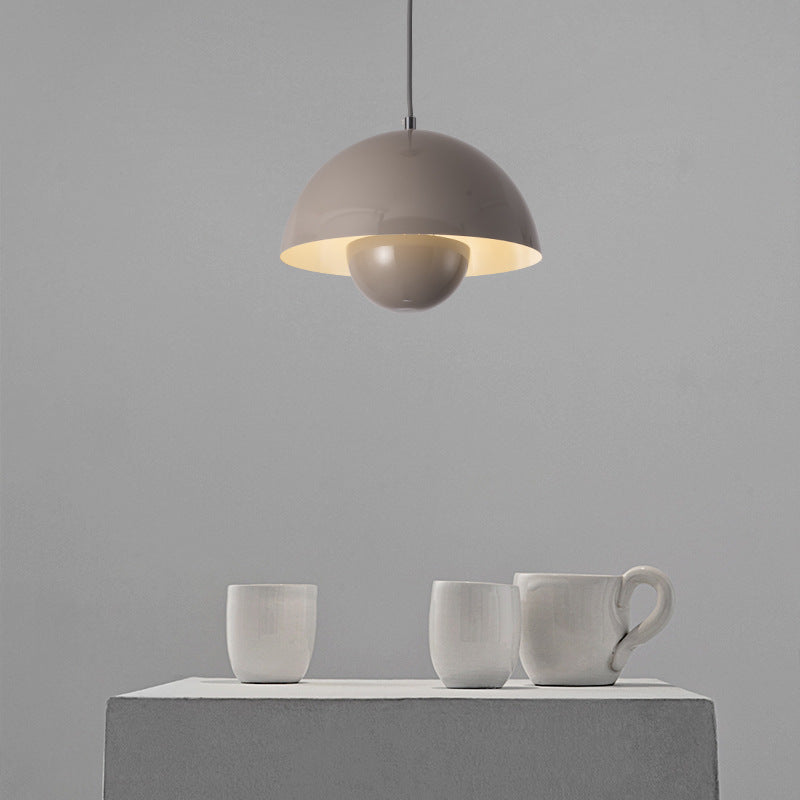 Elegant LED pendant lamp in flowerpot design – Adjustable & modern for bedrooms & living spaces