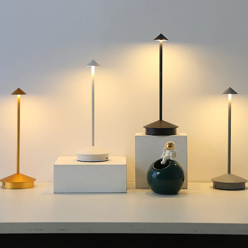 Moderne LED Tischleuchte mit Berührungssensor – Dimmbar, Kabellos und Minimalistisches Design
