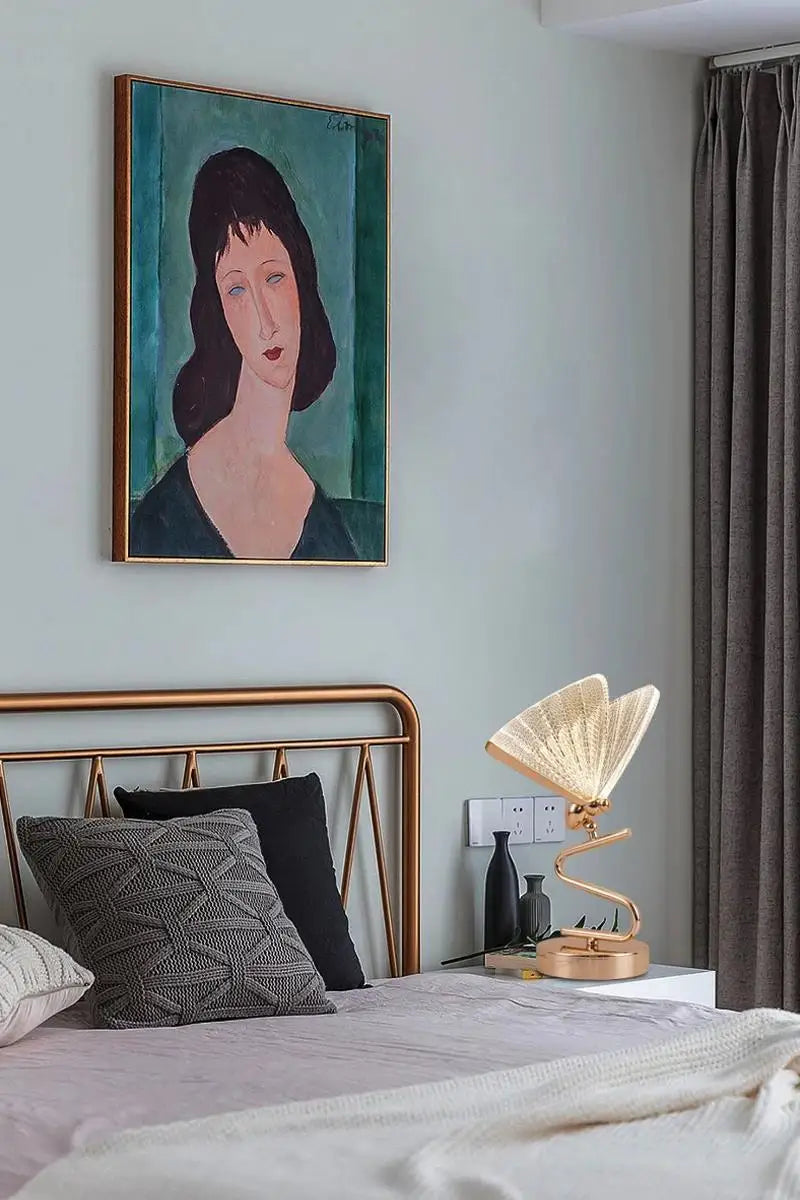 Luxus Schmetterling Tischlampe – Elegante Designer Lampe mit buntem Flügeldesign