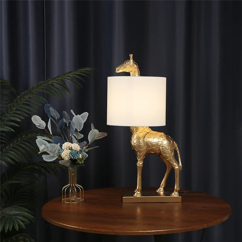 Giraffe Harz Tischlampe – Exklusive Tierfigur Leuchte im Safari-Stil für Wohnzimmer & Schlafzimmer