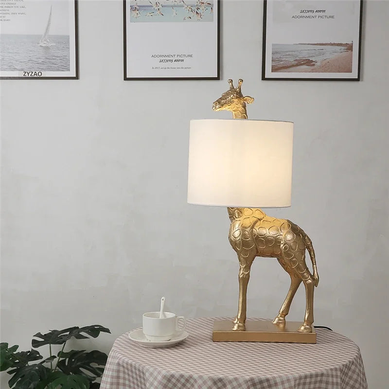Giraffe Harz Tischlampe – Exklusive Tierfigur Leuchte im Safari-Stil für Wohnzimmer & Schlafzimmer
