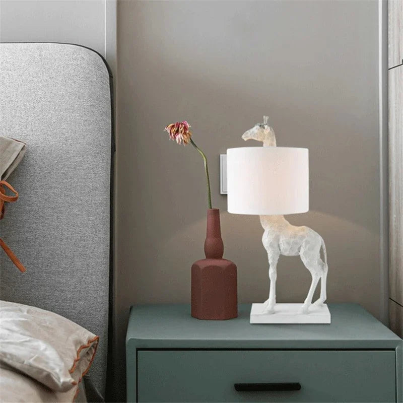 Giraffe Harz Tischlampe – Exklusive Tierfigur Leuchte im Safari-Stil für Wohnzimmer & Schlafzimmer