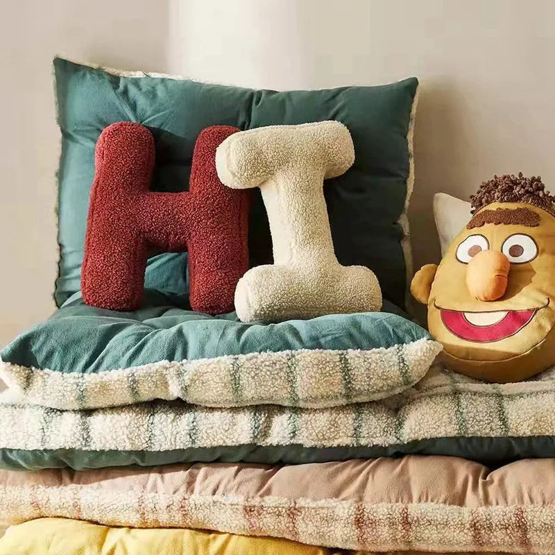 Alphabet Sofa Kissen