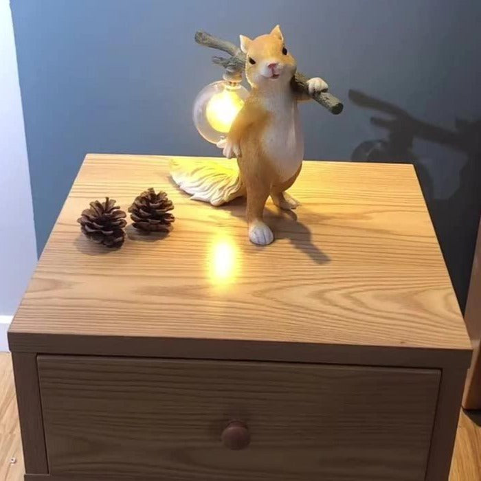 Squirrel table lamp – quirky design with G9 socket, LED compatible, resin & glass, Ø25 cm