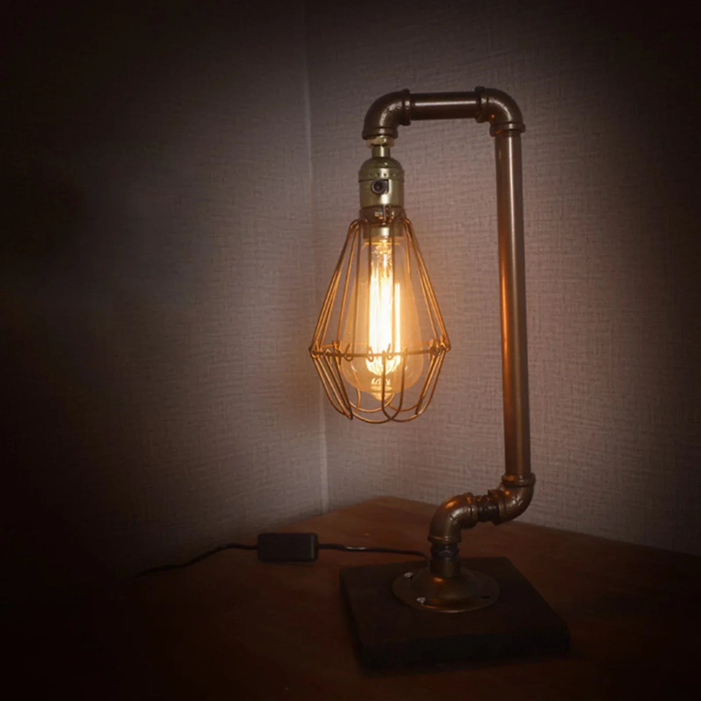 Industrielle Vintage Metall Tischlampe – Retro Design Leuchte im Loft-Stil