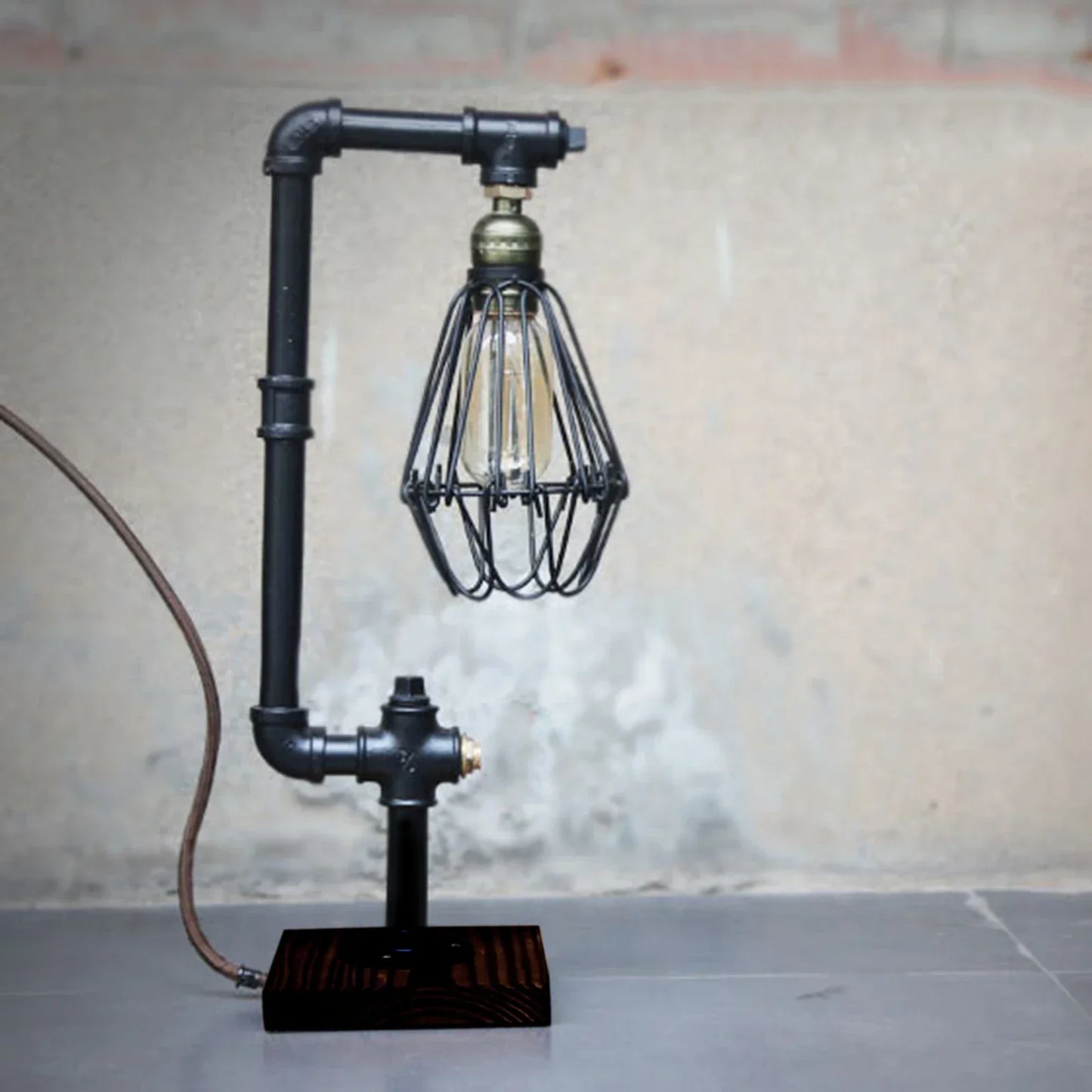 Industrielle Vintage Metall Tischlampe – Retro Design Leuchte im Loft-Stil