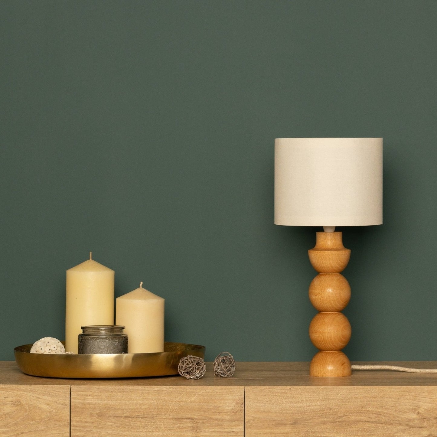 Holztischlampe mit Stoffschirm - Skandinavische Nachttischlampe im natürlichen Design, ideal für Schlafzimmer & Wohnzimmer Beleuchtung