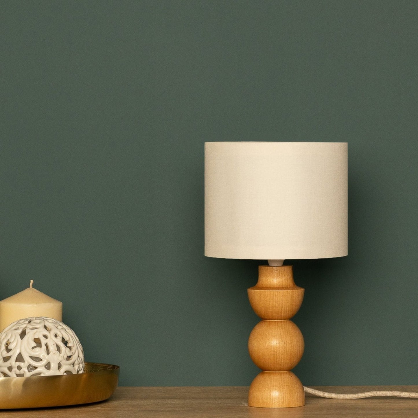 Holztischlampe mit Stoffschirm - Skandinavische Nachttischlampe im natürlichen Design, ideal für Schlafzimmer & Wohnzimmer Beleuchtung