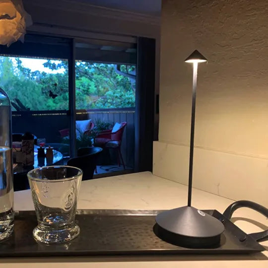 Kabellose LED Tischleuchte - Stimmungsvolle Beleuchtung | ClarityGlow