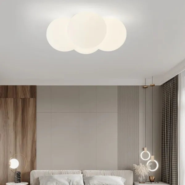 Deckenleuchte Wolkenform – Dreiflammige LED-Leuchte mit Opalglas für Schlafzimmer & Wohnzimmer