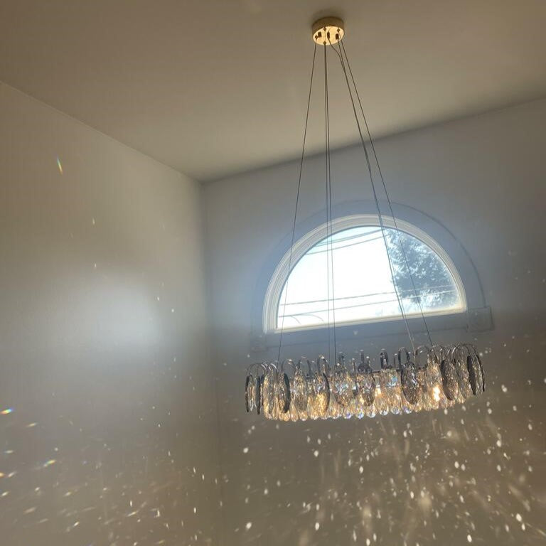 Eleganter Kristall Kronleuchter für Wohnzimmer & Esszimmer – Luxus Deckenlampe mit Tropfen-Kristallen & Goldrahmen – Modern Glamour Design