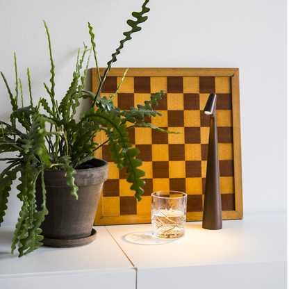 LED Tischlampe im minimalistischen Design – Wiederaufladbare Stimmungsleuchte für Wohnzimmer, Schlafzimmer & Gastronomie