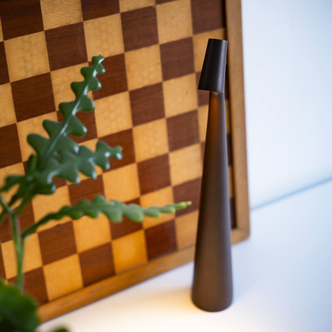 LED Tischlampe im minimalistischen Design – Wiederaufladbare Stimmungsleuchte für Wohnzimmer, Schlafzimmer & Gastronomie