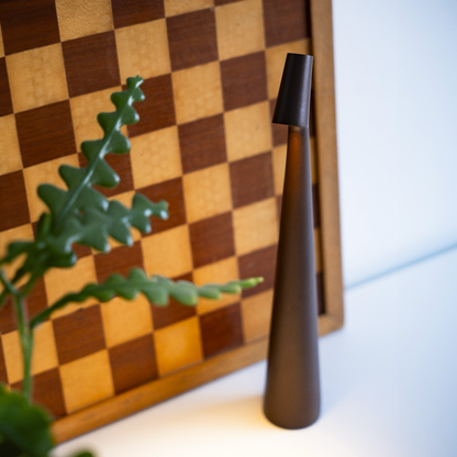 LED Tischlampe im minimalistischen Design – Wiederaufladbare Stimmungsleuchte für Wohnzimmer, Schlafzimmer & Gastronomie