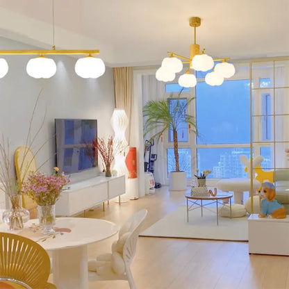 Deckenleuchte mit Blütenförmigen Lampenschirmen – Skandinavisches Design aus Holz und Milchglas