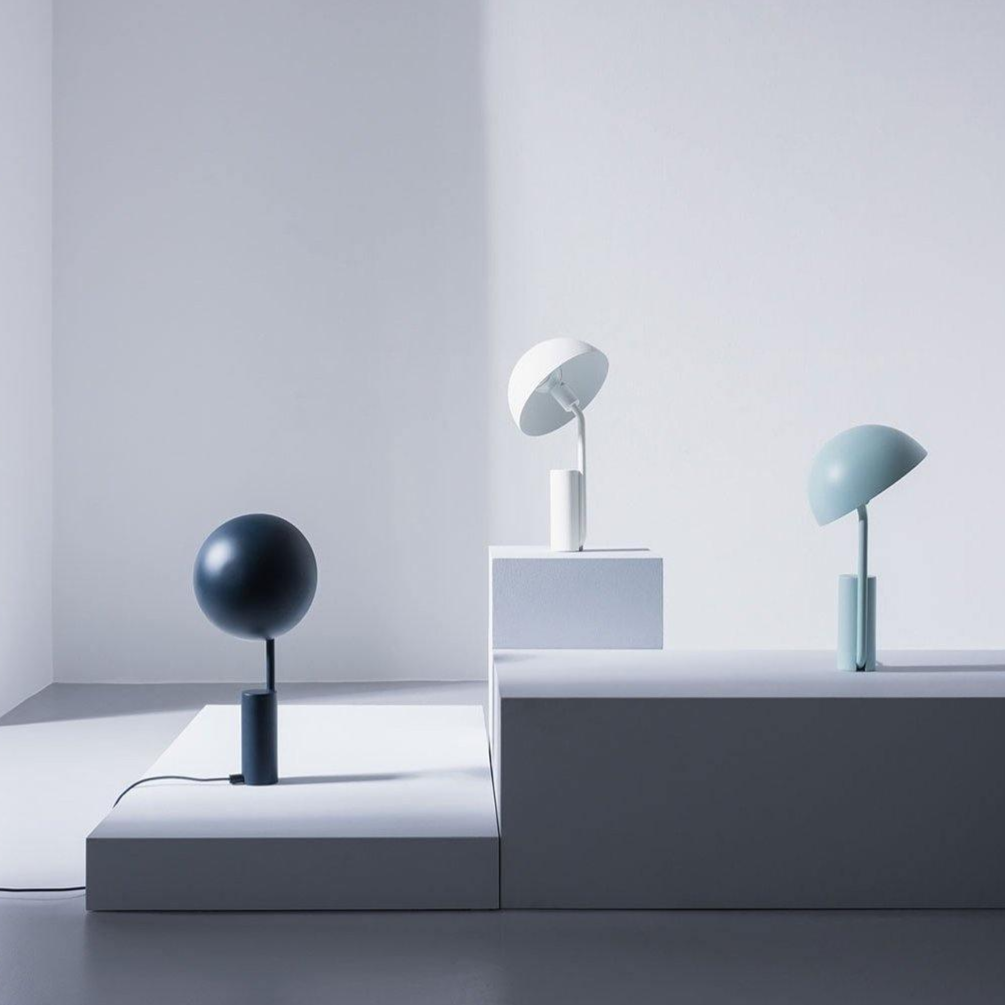 Moderne Tischlampe mit verstellbarem Schirm – E27-Fassung, Metall, geometrisches Design, LED-kompatibel