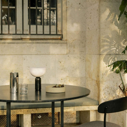 Raja Marmor Tischlampe – Elegante LED-Leuchte mit rundem Marmorsockel & Acrylschirm für stilvolle Innenbeleuchtung