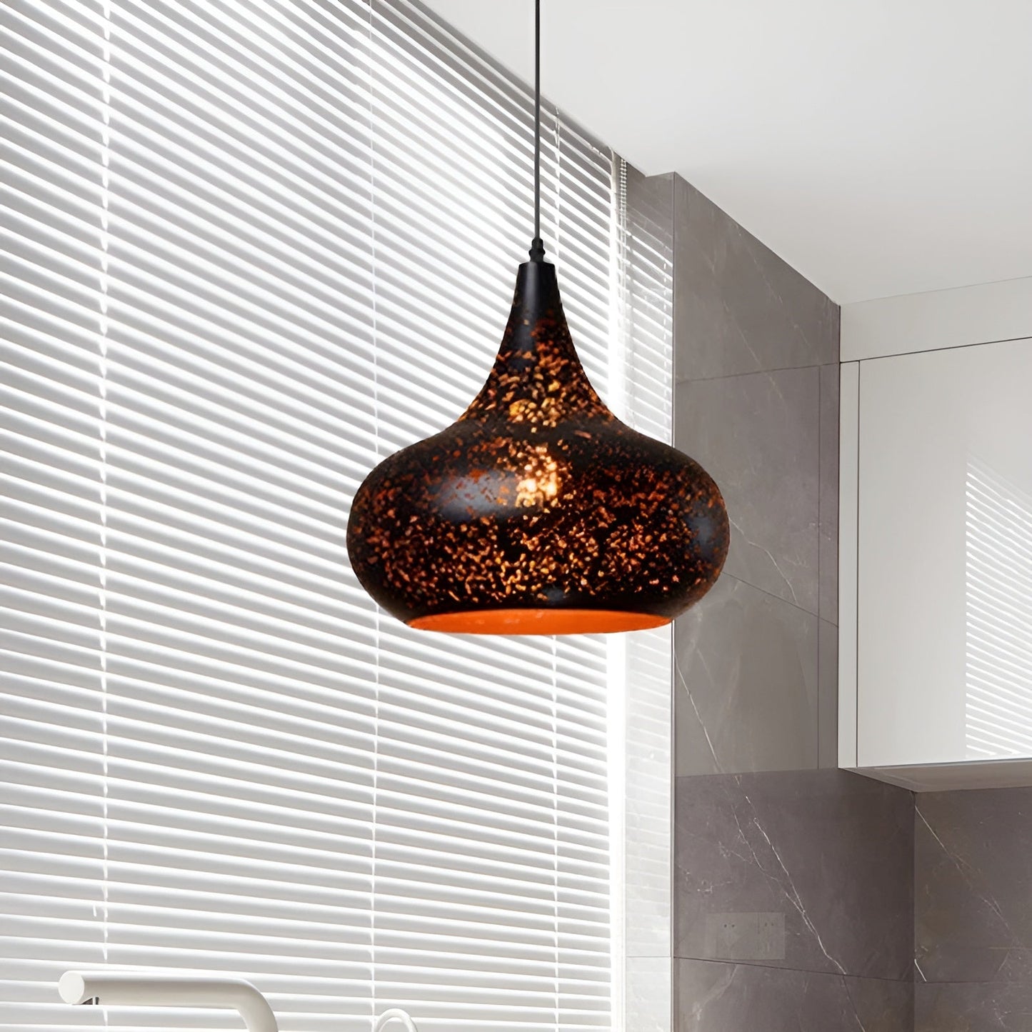 ShadowFlare Light – Dekorative Metall-Pendelleuchte