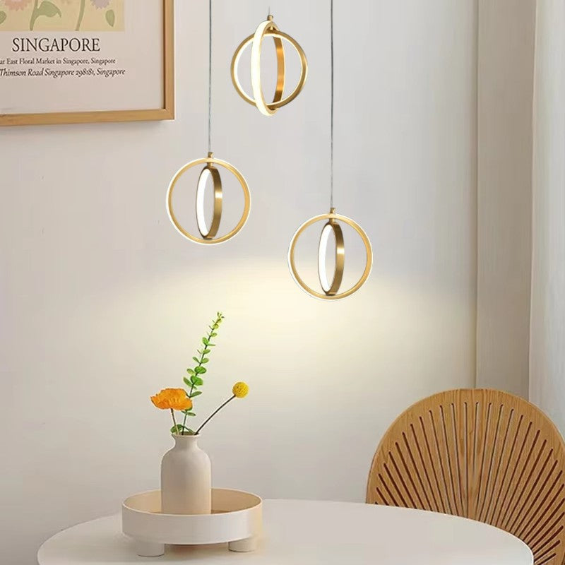 Moderne LED-Pendelleuchte mit 3D-Ringdesign – Design-Hängelampe für Schlafzimmer, Wohnzimmer & Flur – Geometrische Statement-Beleuchtung in Goldoptik
