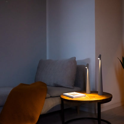 LED Tischlampe im minimalistischen Design – Wiederaufladbare Stimmungsleuchte für Wohnzimmer, Schlafzimmer & Gastronomie