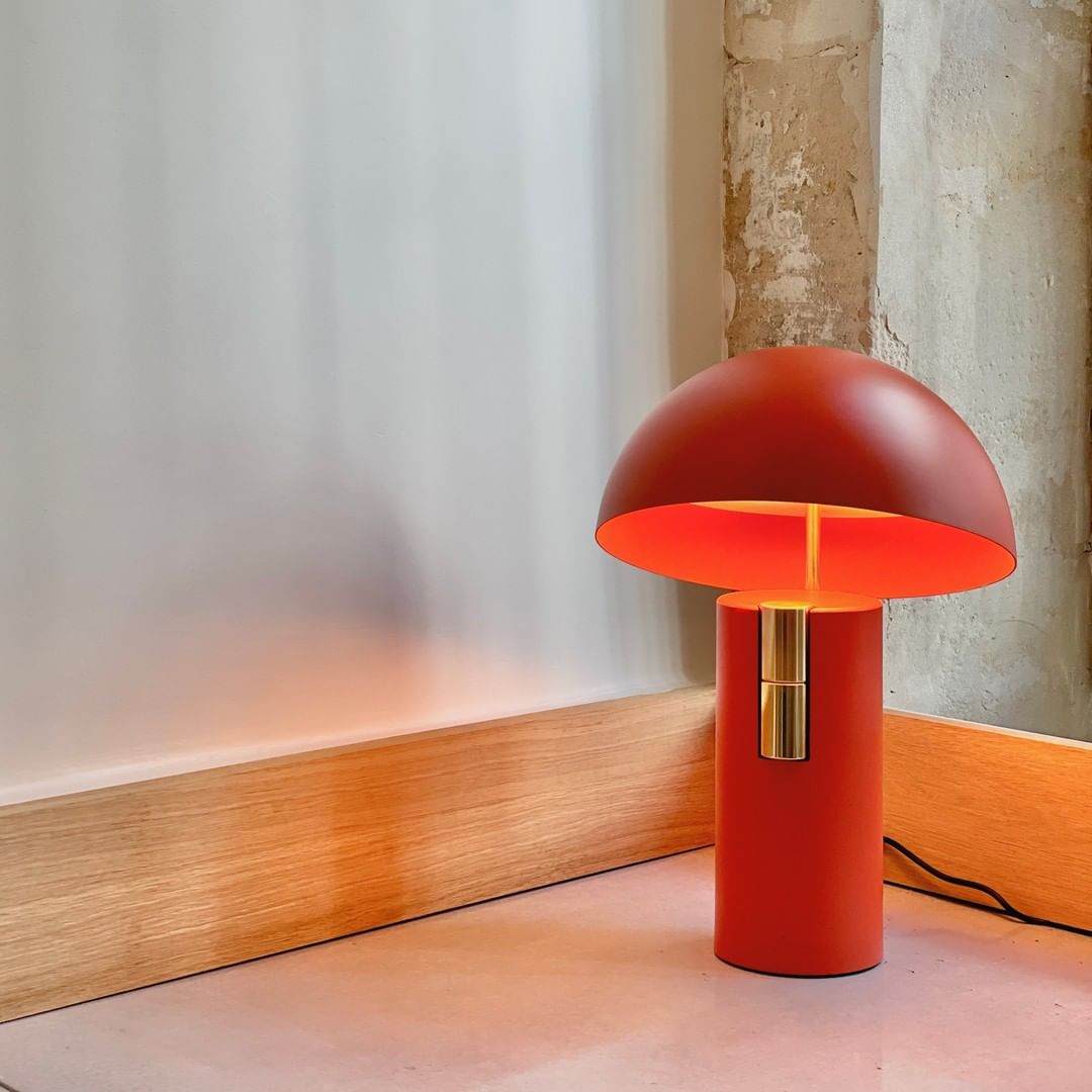 Minimalist designer table lamp for office & living room – metal, half-dome design, modern ambient light, elegant industrial look