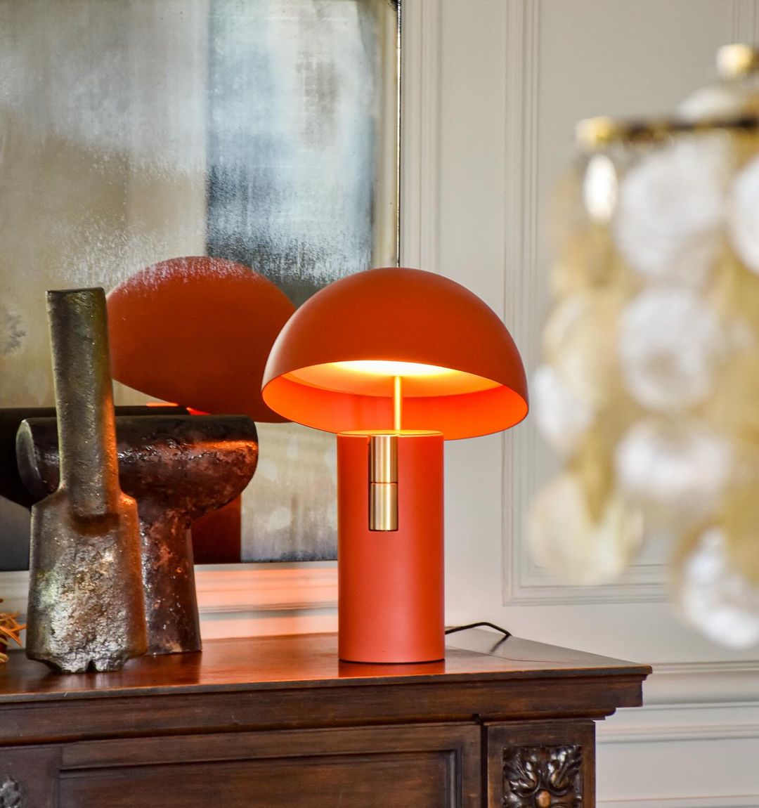 Minimalist designer table lamp for office & living room – metal, half-dome design, modern ambient light, elegant industrial look