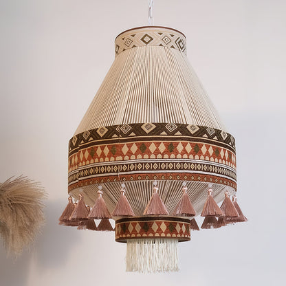 Boho Pendelleuchte mit Faltenstoff und Tribal-Muster – Handgefertigter Look für Wohnzimmer, Essbereich oder Café