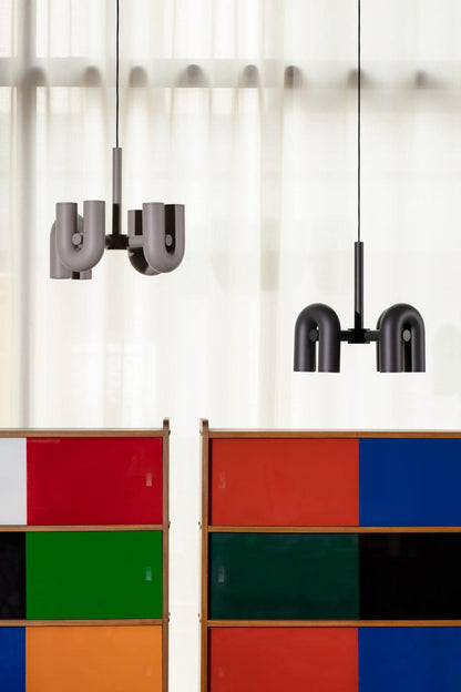 Moderne Designer-Hängelampe mit skulpturalem Rohr-Design – Eyecatcher für Wohnzimmer, Loft & Essbereich – Kreative Deckenleuchte mit Industrial-Touch