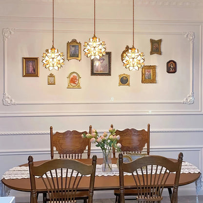 Künstlerische Pendelleuchte in Blütenform – Dekorative Hängelampe für Wohnzimmer, Schlafzimmer & Lounge-Bereich