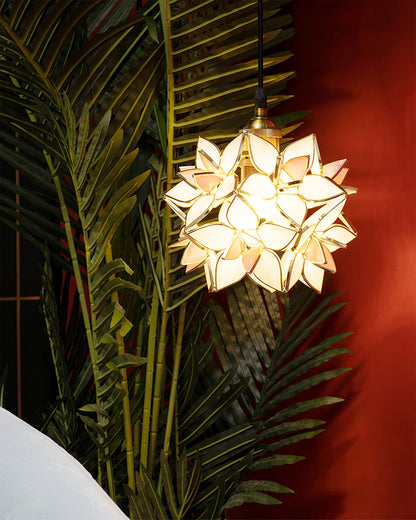 Künstlerische Pendelleuchte in Blütenform – Dekorative Hängelampe für Wohnzimmer, Schlafzimmer & Lounge-Bereich