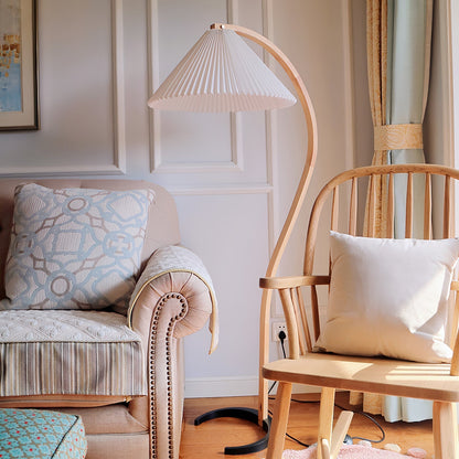 Retro Stehlampe mit geschwungenem Holzfuß & Falt-Lampenschirm – Design Stehleuchte für Wohnzimmer & Leseecke