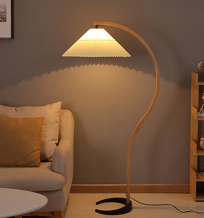 Retro Stehlampe mit geschwungenem Holzfuß & Falt-Lampenschirm – Design Stehleuchte für Wohnzimmer & Leseecke