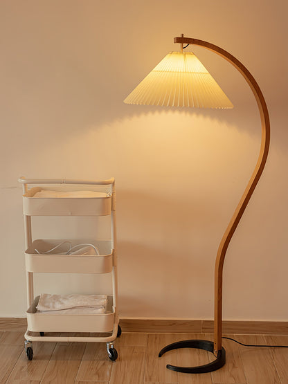Retro Stehlampe mit geschwungenem Holzfuß & Falt-Lampenschirm – Design Stehleuchte für Wohnzimmer & Leseecke