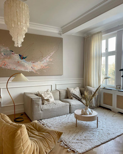 Retro Stehlampe mit geschwungenem Holzfuß & Falt-Lampenschirm – Design Stehleuchte für Wohnzimmer & Leseecke