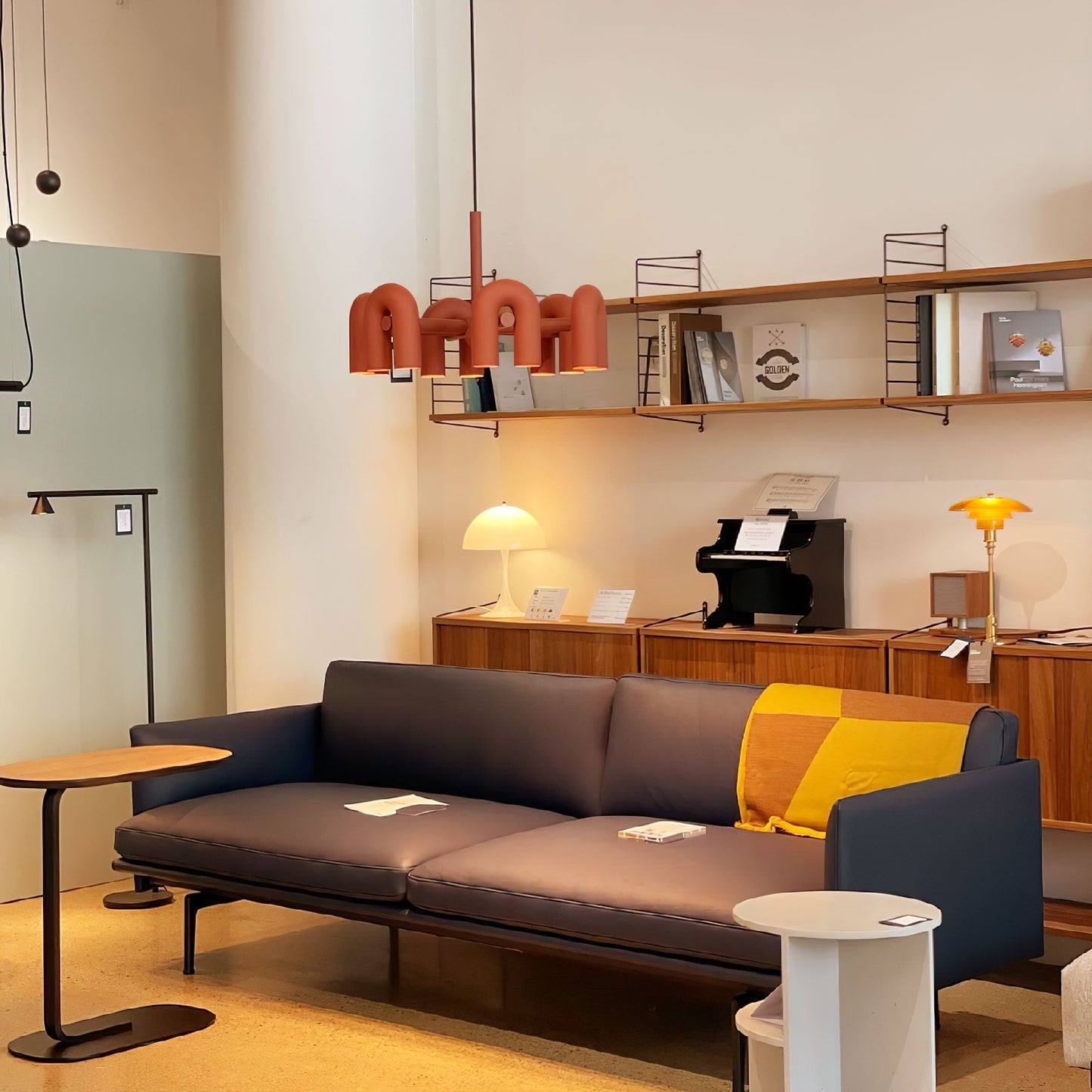 Moderne Designer-Hängelampe mit skulpturalem Rohr-Design – Eyecatcher für Wohnzimmer, Loft & Essbereich – Kreative Deckenleuchte mit Industrial-Touch