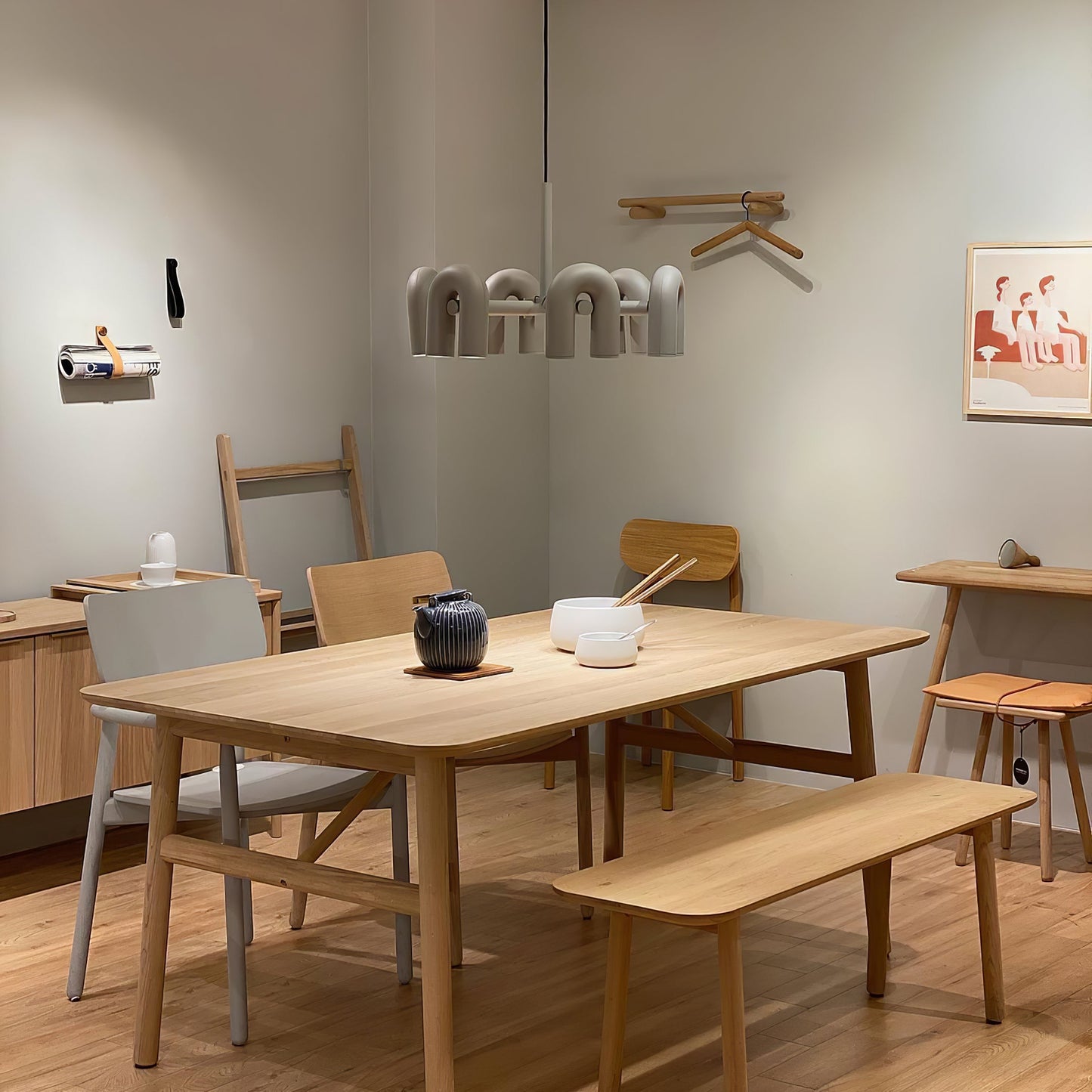 Moderne Designer-Hängelampe mit skulpturalem Rohr-Design – Eyecatcher für Wohnzimmer, Loft & Essbereich – Kreative Deckenleuchte mit Industrial-Touch