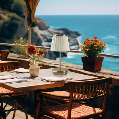 Klassische LED-Tischleuchte mit Stoffschirm und Touch-Steuerung – Wiederaufladbare Metalllampe mit dimmbarem Licht in drei Farbtemperaturen