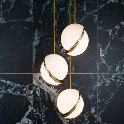 Moderne Pendelleuchte Kugel Design – Luxuriöse Hängelampe mit Messing Akzent für Wohnzimmer & Treppenhaus