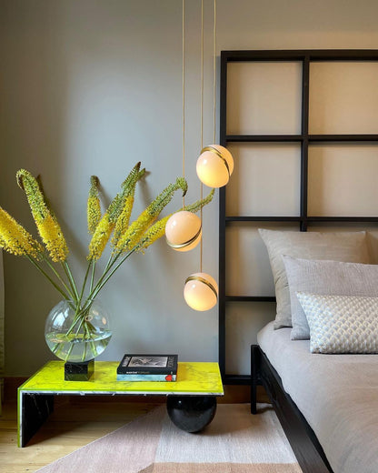 Moderne Pendelleuchte Kugel Design – Luxuriöse Hängelampe mit Messing Akzent für Wohnzimmer & Treppenhaus