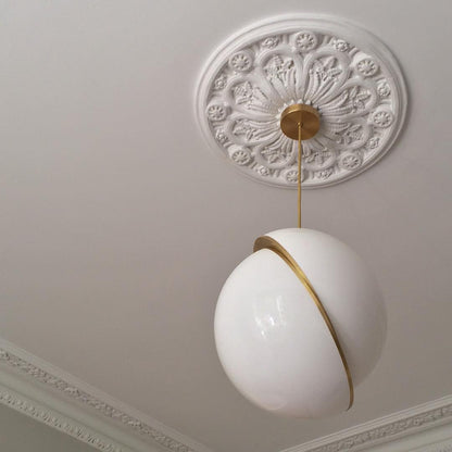 Moderne Pendelleuchte Kugel Design – Luxuriöse Hängelampe mit Messing Akzent für Wohnzimmer & Treppenhaus