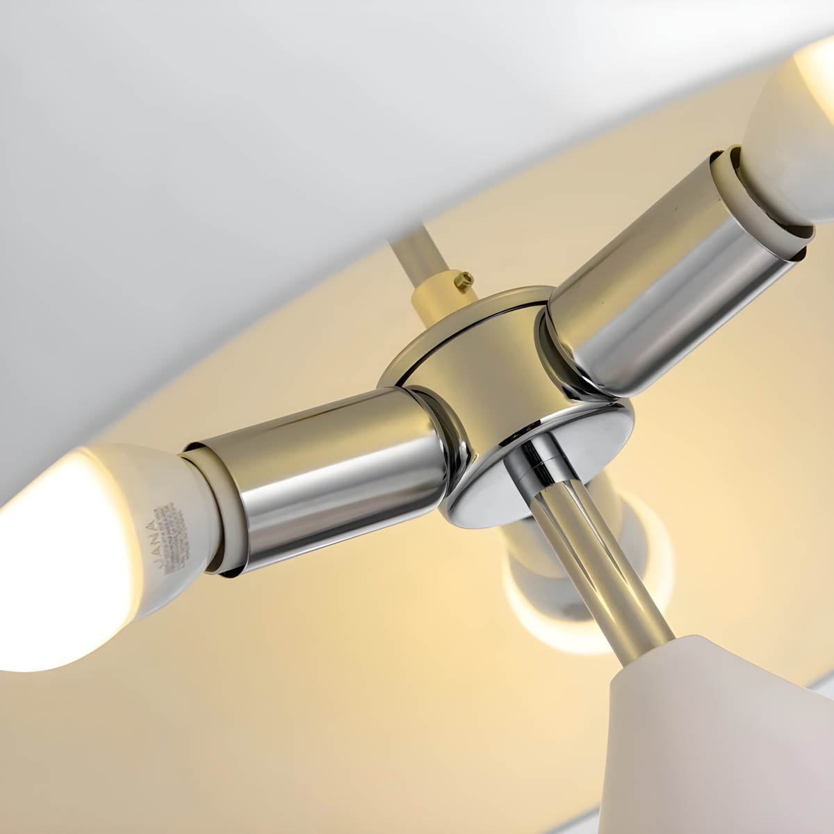 Vintage-Tischlampe mit modernem Flair – E27-Fassung, Glas & Metall, LED-kompatibel, klassisches Design