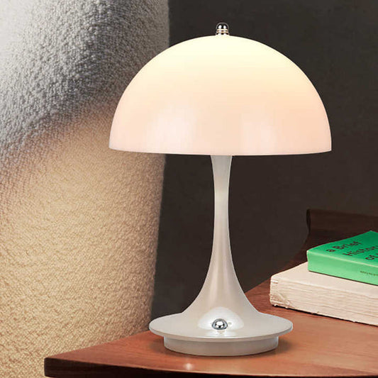 Wireless LED table lamp in Scandinavian design – Dimmable light & USB-C charging for stylish, flexible lighting